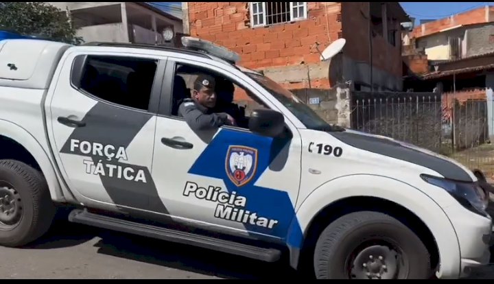 Duas adolescentes e uma mulher são detidas por porte ilegal de arma de fogo em Aracruz