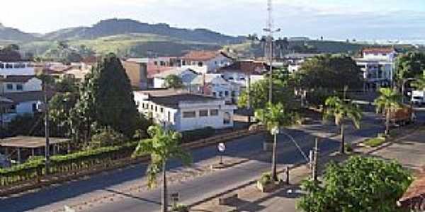 Prefeito de Fundão é feito refém dentro de casa e tem o carro roubado