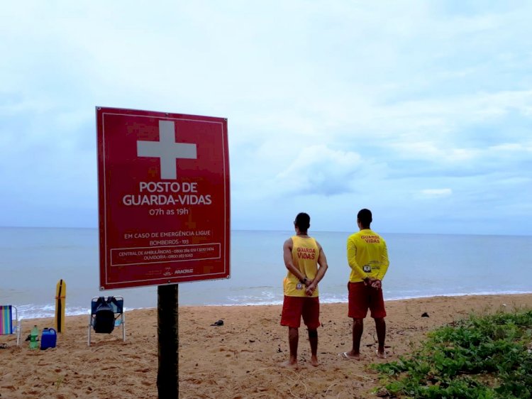 Guarda-vidas começam a trabalhar nas praias de Aracruz