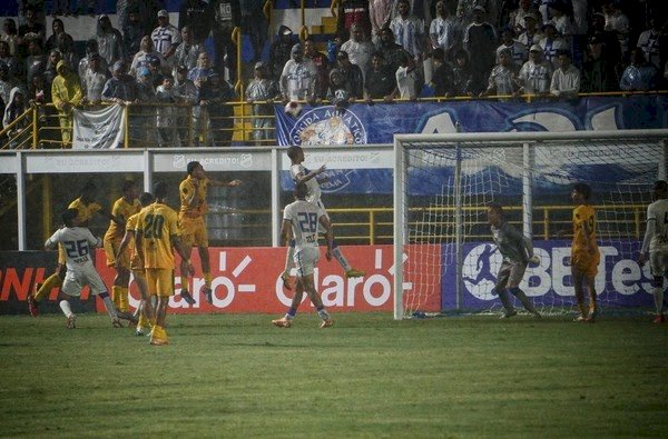 Nova Venécia é goleado pelo Água Santa na estreia da Copinha SP