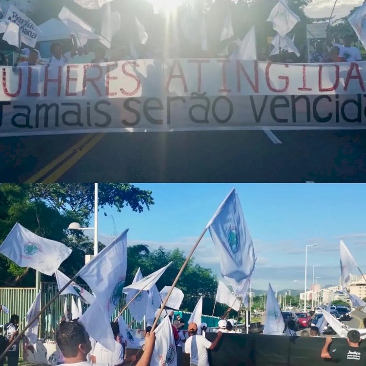 Atingidos por lama no Rio Doce ocupam a porta da Vale