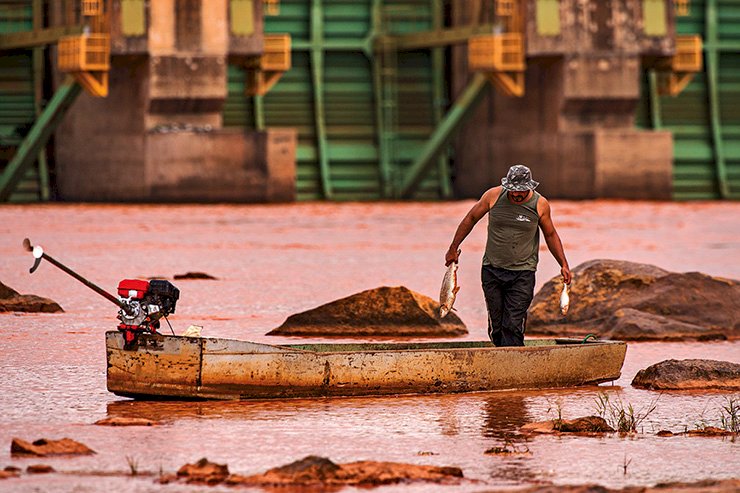 Após pedido do MPF, Justiça determina pagamento de indenização a pescadores do ES