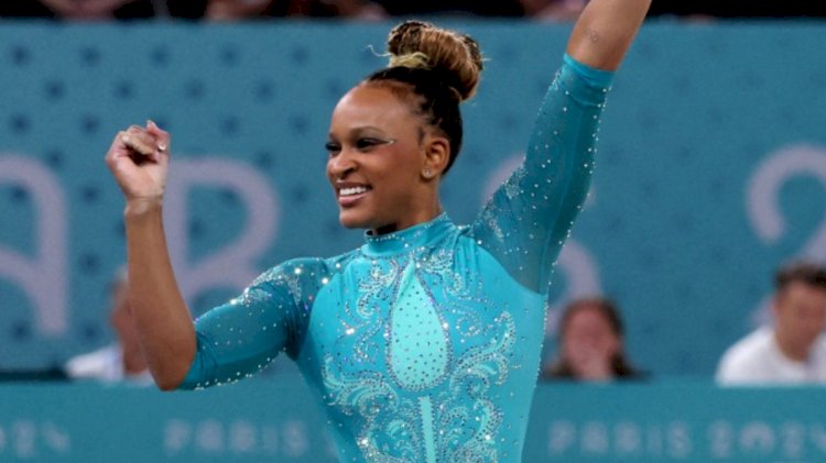 Rebeca Andrade ganha ouro no solo e é a maior atleta olímpica da história do Brasil