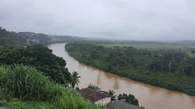 Chuva deixa cidades do ES em alerta para deslizamento e alagamentos