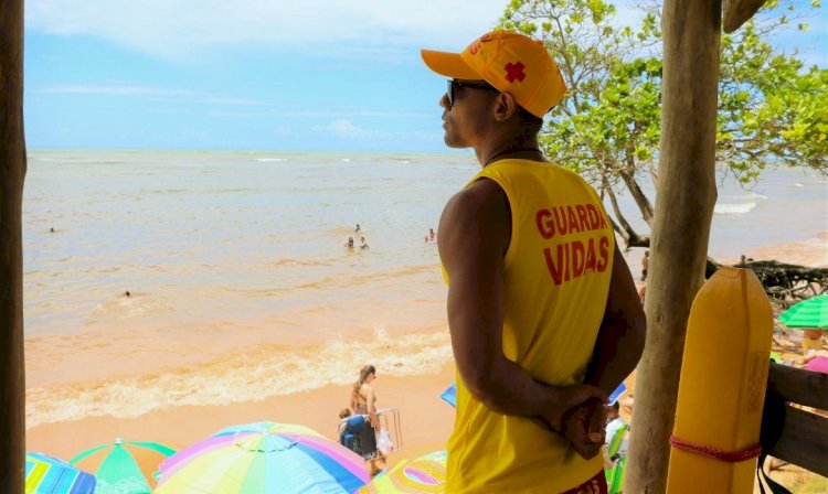 Guarda vidas reforçam o trabalho preventivo nas praias de Aracruz durante o Verão