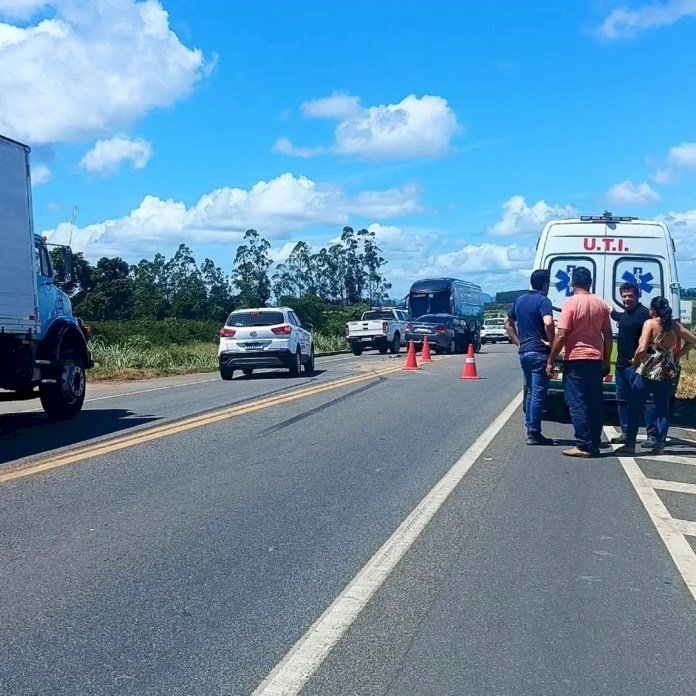 Três pessoas feridas em acidente na BR 101 em Aracruz