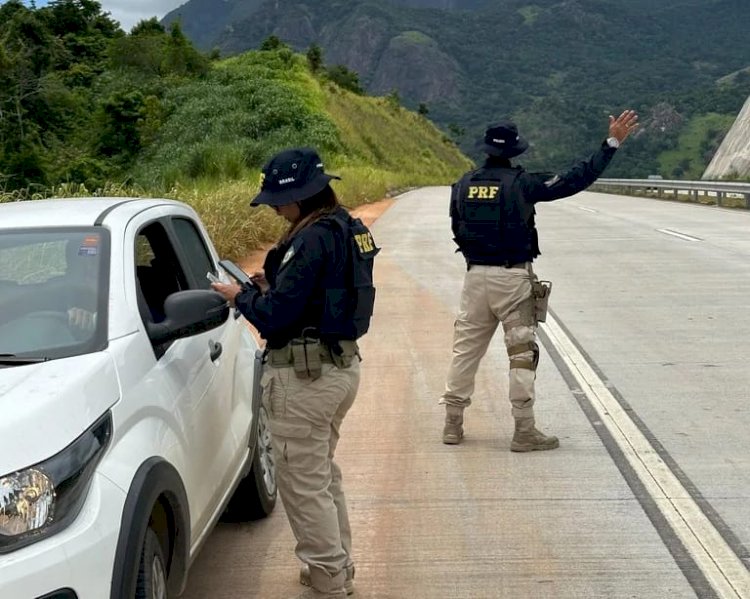 PRF prendeu 7 pessoas nas estradas federais durante o feriadão no ES