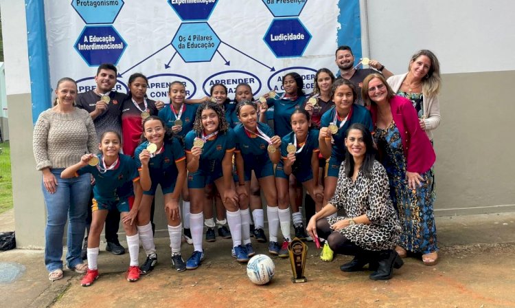 Futsal feminino do CMEBTI Esther Nascimento dos Santos é campeão do JEES e representará Aracruz no Estadual